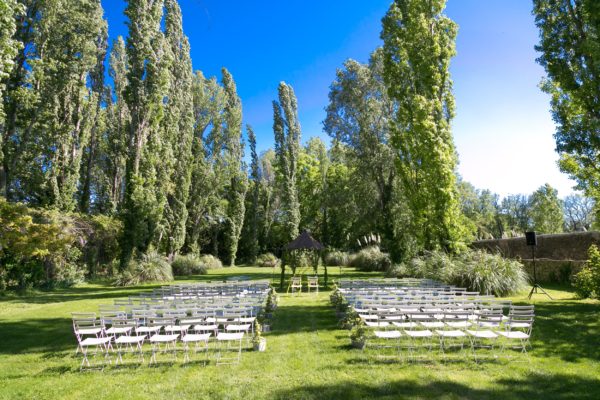 Roland Paix - Lieux d'évènements - Location Bastide Puget - Location lieux de mariage - Alpilles