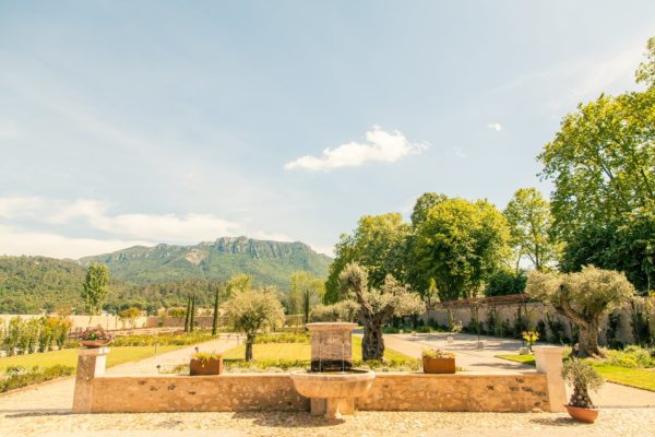 Roland Paix - Lieux d'évènements - Location Château St-Julien - Location lieux de mariage - Provence