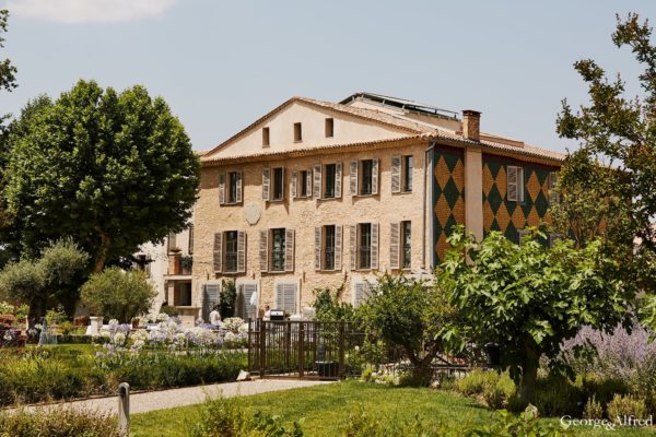 Roland Paix - Lieux d'évènements - Location Château St-Julien - Location lieux de mariage - Luberon