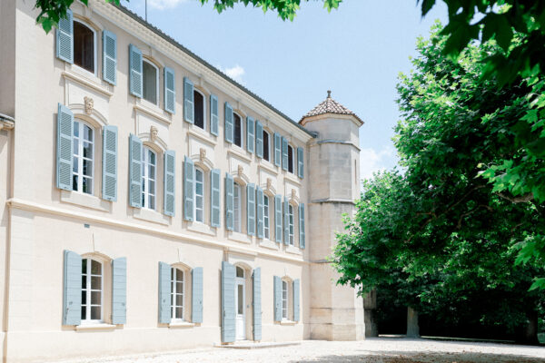 Roland Paix - lieu d'événement Location Château de Pradines - location lieu mariage - Luberon