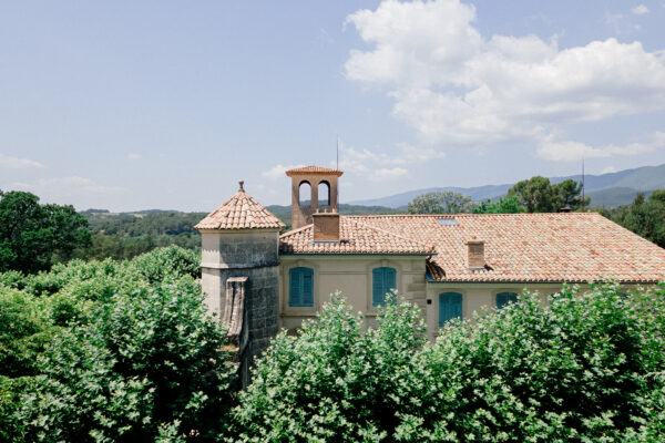 Roland Paix - lieu d'événement Location Château de Pradines - location lieu mariage - Luberon