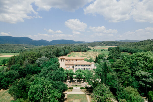 Roland Paix - lieu d'événement Location Château de Pradines - location lieu mariage - Luberon
