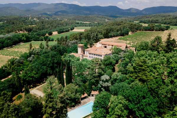 Roland Paix - lieu d'événement Location Château de Pradines - location lieu mariage - Luberon